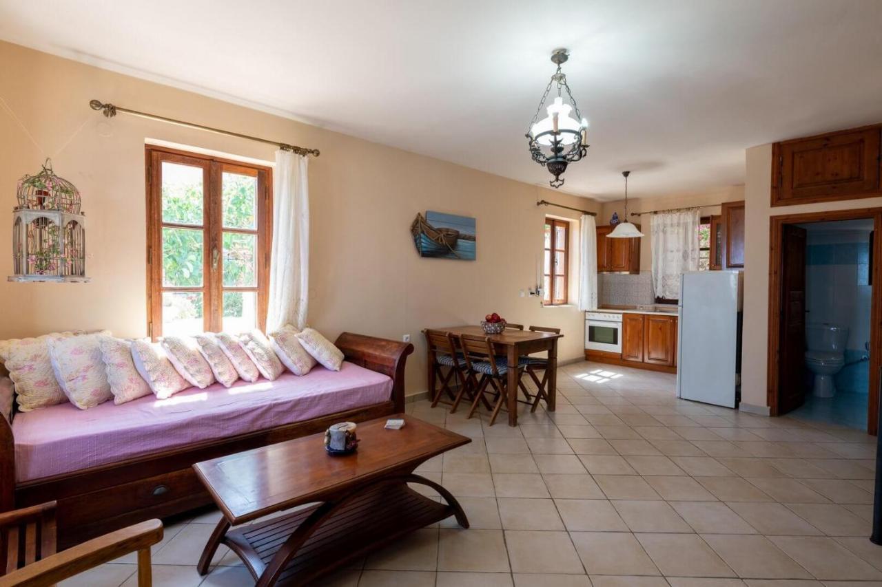 Villa Leleka Chalki Town Dış mekan fotoğraf